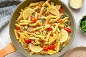 Makaronai su vištiena ir grietinėle: paruošite greitai, valgysite gardžiai ir sočiai