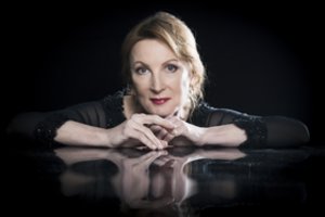 Pianistė Mūza Rubackytė šiandien nejaučia poreikio muzikoje gyventi slaviškomis emocijomis