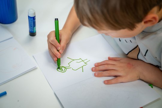 Penki būdai, kurie padės lavinti vaiko smulkiąją motoriką: lengvai atliekama namuose