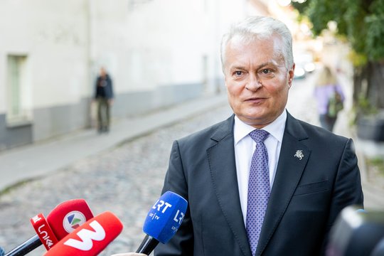 Regionuose besilankantis G. Nausėda tikina rinkiminės kampanijos nevykdantis: tokių žaidimų aš nežaisčiau