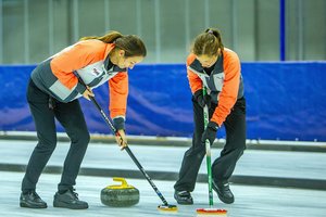 Tarptautiniame kerlingo turnyre Kaune – jubiliejaus paminėjimas, latvių triumfas ir Lietuvos moterų sidabras