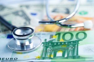 Prabilo vokelius ligoninės direktorei nešę panevėžiečiai: dievagojasi, kad pinigai – iš dėkingumo