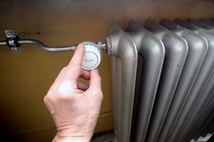 Šąlantys daugiabučių gyventojai gali imtis veiksmų: paaiškino, kaip paankstinti šildymo sezoną