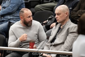 Per riaušes 2021 m. nukentėjusi VST pareigūnė: minia buvo nusiteikusi ne tik prieš Seimą, bet ir prieš pareigūnus