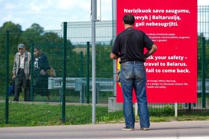 Jūsų turima banko kortelė Baltarusijoje gali būti bevertė: dar vienas bankas stabdo atsiskaitymus šioje šalyje