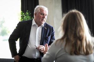 A. Anušauskas Briuselyje pristatęs naują Lietuvos paramą Ukrainai: negalima pavargti