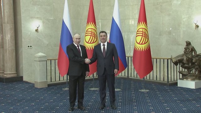 V. Putinas atvyko į Kirgiziją – tai pirmoji kelionė į užsienį po arešto orderio