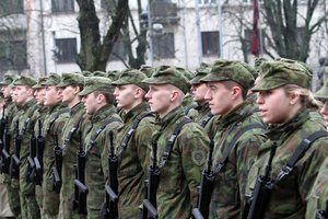 NATO ekspertai įvertino Lietuvos gynybos pažangą: kariuomenė atitinka aukštus NATO standartus