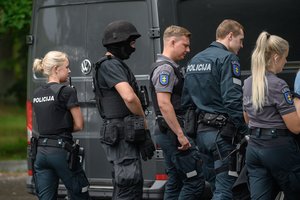 Pirmą kartą surengtos pratybos hibridinėms grėsmėms atremti: pareigūnai stiprino sąveiką ir parengtumą