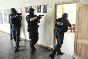 Po masinių grasinimų susprogdinti Lietuvos ugdymo įstaigas – Nacionalinio krizių valdymo centro žinia: pirmiausia atlikite šiuos veiksmus