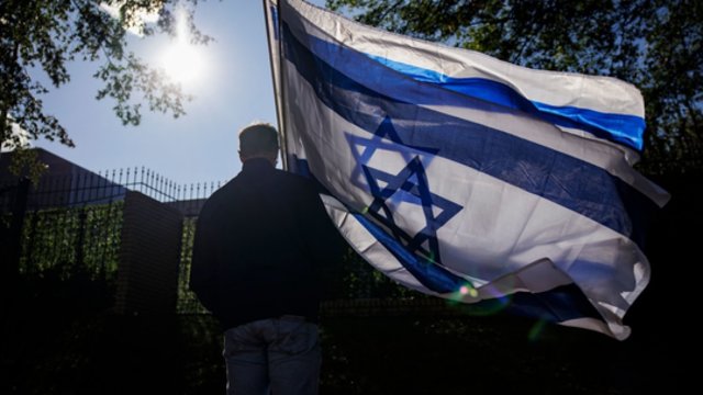 Ragina neignoruoti antisemitizmo: išgirdus neapykantos kurstymą siūlo skambinti policijai