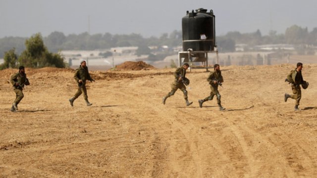 Gazos Ruožo gatvėse vyrauja chaosas: „Hamas“ prisidengia civiliais ir ragina neklausyti valdžios