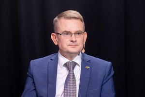 A. Dulkys pasirašė atnaujintą sutartį su profesinėmis sąjungomis: bent 10 proc. didės medikų atlyginimai