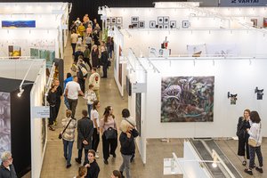 Meno mugės „ArtVilnius’23“ lankytojus sužavėjo Estijos galerija