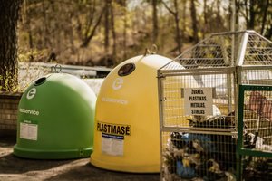 Dar iki Vėlinių kapinėse susidaro įspūdingi atliekų kiekiai: priminė svarbiausias taisykles, kaip jų nepaversti sąvartynais