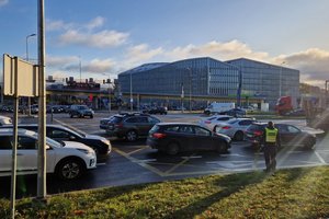 Netikėtas policijos reidas vienoje judriausių Vilniaus sankryžų: išrašė dvi dešimtis baudų