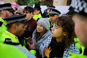 Per Londone vykusį protestą dėl klimato kaitos policija sulaikė G. Thunberg