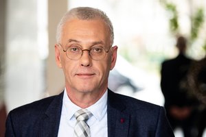 Dėl naujos atmintinos Respublikos dienos Seimo komitetas norėtų pasitarti su istorikais