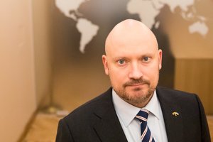 J. Survila būsimus prezidento rinkimus lygina su „trijų žirgų lenktynėmis“: labiausiai stumdysis tarpusavyje panašūs I. Vėgėlė ir G. Nausėda