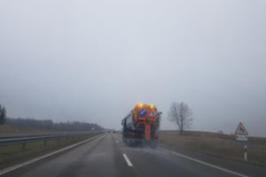 „Kelių priežiūra“ pradėjo žiemos sezono prevencijos darbus