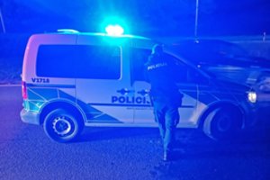 Siaubingas užpuolimas prie Varėnos daugiabučio: klausimą dėl šuns uždavęs vyras vaikinui dūrė peiliu