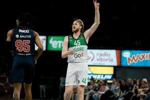 Vitorijoje siautęs B. Manekas aiškino tritaškių salvės priežastis ir gyrė Eurolygos lygį