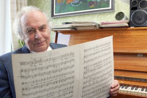 Mirė kompozitorius Algimantas Raudonikis