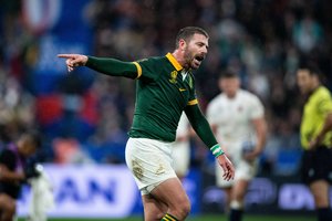 Dėl pasaulio regbio čempionato trofėjaus kovos „All Blacks“ ir dramatiškai anglus nugalėjusi Pietų Afrika