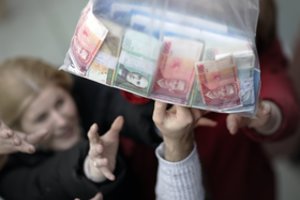 I. Laursas: Lietuvą nuo aukštų palūkanų išgelbėtų tik lito grąžinimas