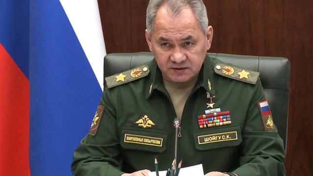 Rusijos gynybos ministras lankėsi karo zonoje Ukrainoje: apžiūrėjo vadavietę ir susitiko su karininkais