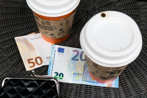 Vyriausybė pritarė: maitinimo vietose nebebūtų dalijamos nemokamos vienkartinės pakuotės