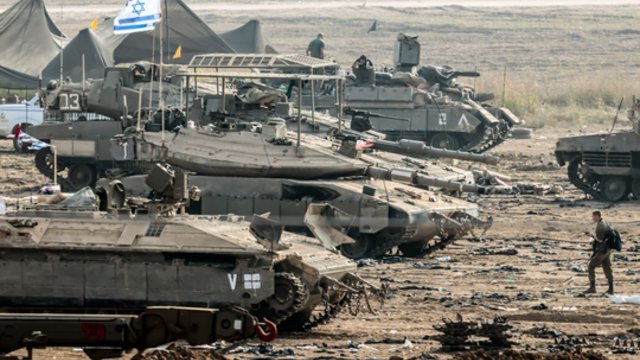 Pranešta apie ribotą Izraelio įsiveržimą į Gazos Ruožą: tai vadina pasirengimu kitam etapui