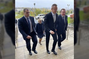 Į Minską atvyko Vengrijos užsienio reikalų ministras