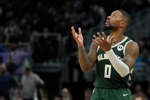 Įspūdingas D. Lillardo debiutas „Bucks“ gretose: iškovojo pergalę ir pagerino visų laikų rekordą