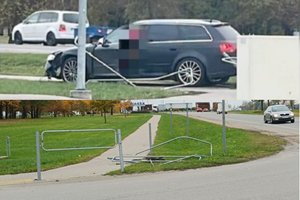 Vairuotojo elgesys šokiravo: sukėlęs avariją nuėjo nusipirkti kavos