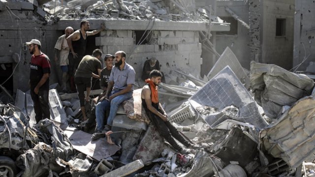 Ženkliai pasikeitę izraeliečių apklausos rezultatai: beveik pusė nori atidėti invaziją į Gazos Ruožą