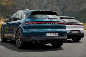 „Porsche“ pelnas smuko dešimtadaliu: tikisi jį pakelti elektromobiliais