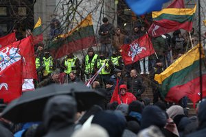 Norėtų išreikšti nepasitenkinimą, bet į gatves neišeina: įžvelgia Lietuvoje ryškėjančią pavojingą tendenciją