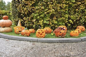 Iš moliūgų kūrė vaiduoklius – pasklido artėjančios linksmos rudens šventės nuotaika