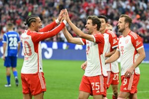 Beprotybė Vokietijoje: trys raudonos kortelės ir aštuoni „Bayern“ įvarčiai per kėlinį