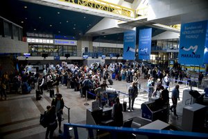 Jau žino, kaip panaikins eiles Vilniaus oro uoste: deja, tai neįvyks greitai