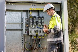 Tikina, kad buitiniai vartotojai ESO permokėjo maždaug po 7 eurus per metus