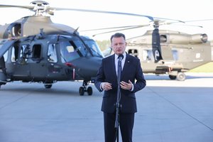 Lenkijos kariuomenei pristatyti nauji daugiafunkciniai sraigtasparniai