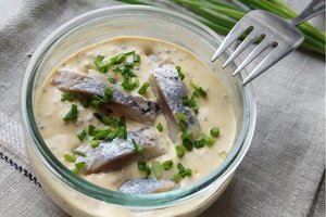 Silkė jogurto ir garstyčių padaže: receptas, kurį verta išbandyti