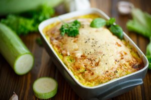 Lašišos apkepas su ryžiais ir cukinijomis: paprasta, pigu ir gardu