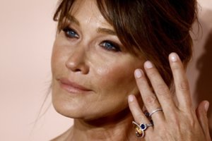 Buvusi pirmoji Prancūzijos ponia Carla Bruni pajuto šaltą mirties dvelksmą