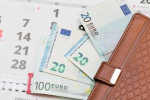 Jau ima kalbėti apie palūkanų normų mažinimą: pasakė, kada būtų galima to tikėtis