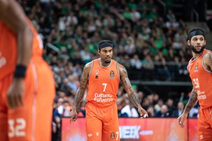 Galingu spurtu finišavę „Valencia“ krepšininkai įveikė ALBA