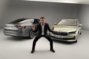 Vaidotas Žala apžvelgė dar į gatves neišriedėjusį naująjį „Škoda“: „Teko pasirašyti pluoštą dokumentų“