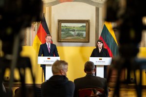 Lietuvos ir Vokietijos finansų ministrai: derybos dėl brigados perkėlimo kaštų tęsiasi